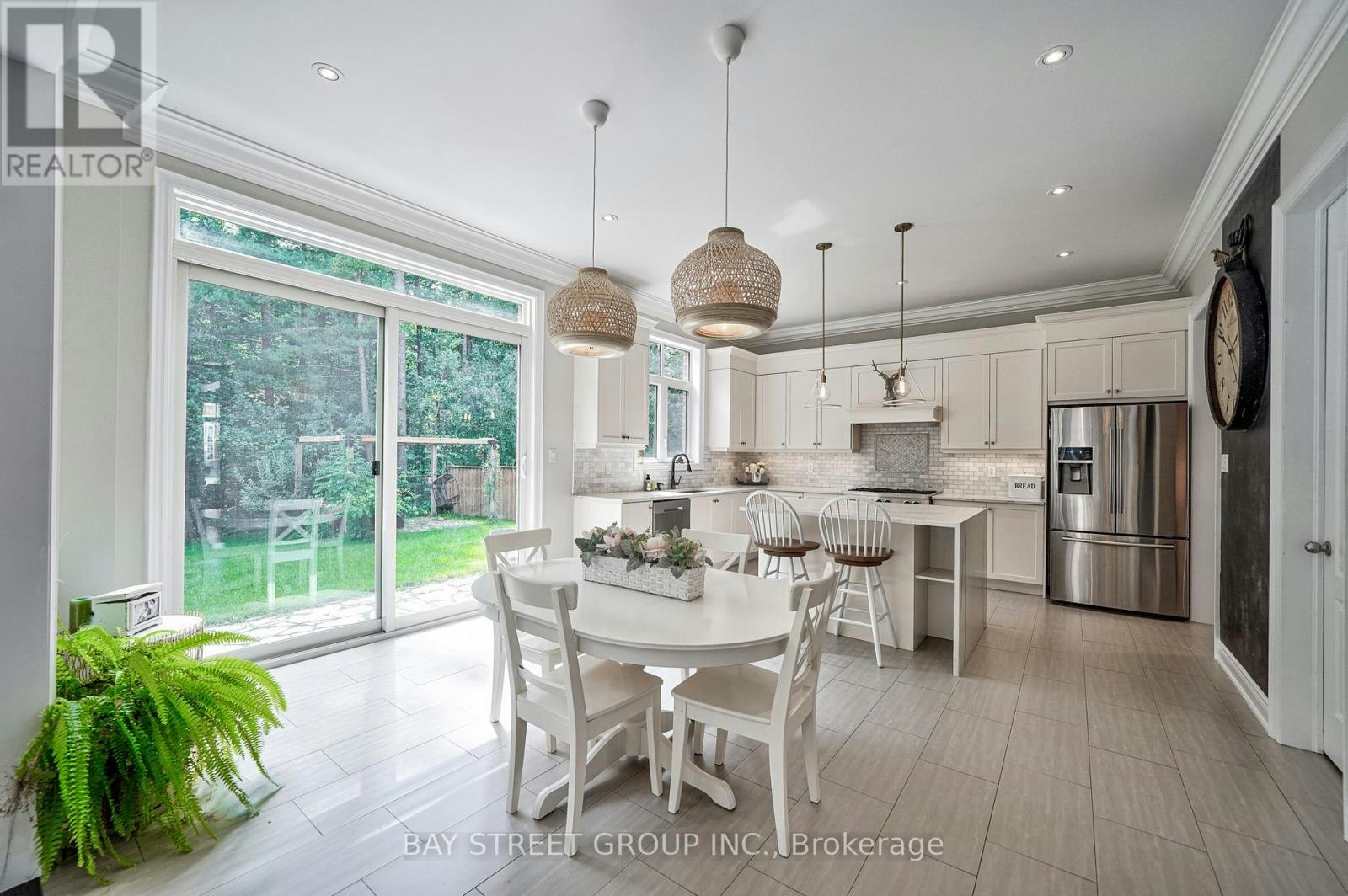 23 Trail Boulevard, Springwater, ON, L9X 0S6 - 11