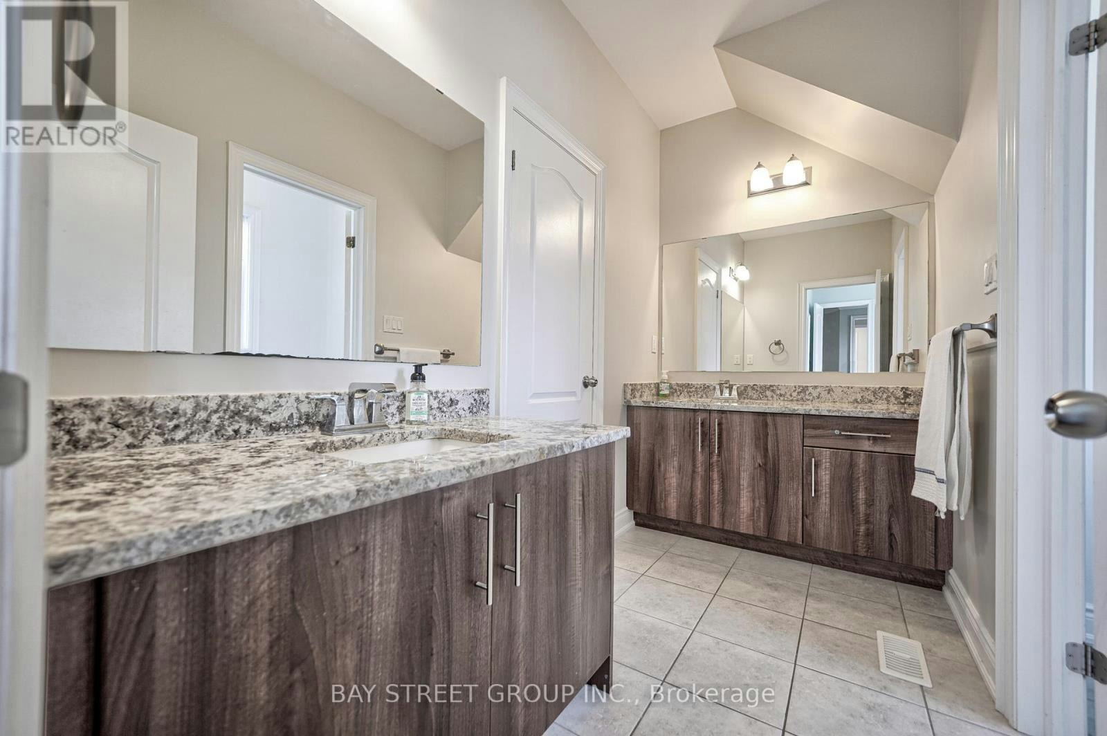 23 Trail Boulevard, Springwater, ON, L9X 0S6 - 26