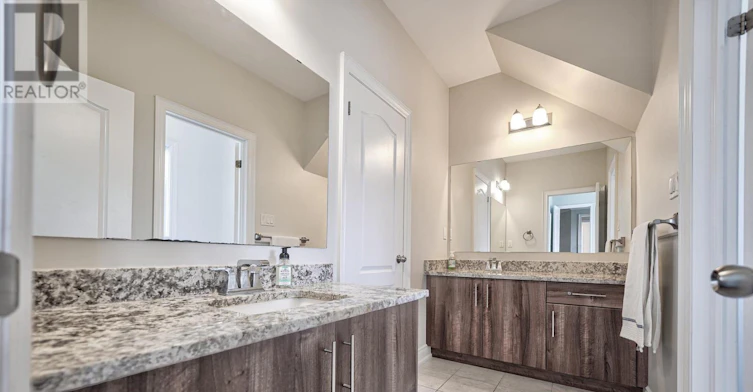 23 Trail Boulevard, Springwater, ON, L9X 0S6 - 26
