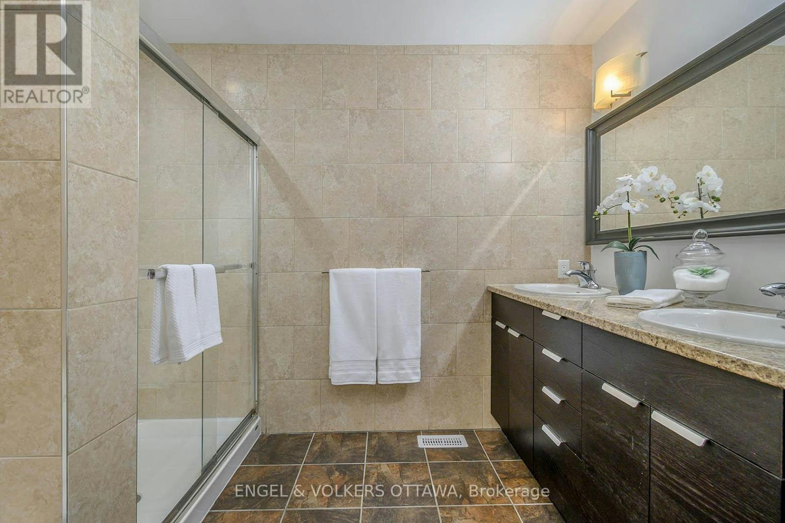 105 Montauk Private, Ottawa, ON, K2C 2B4 - 16