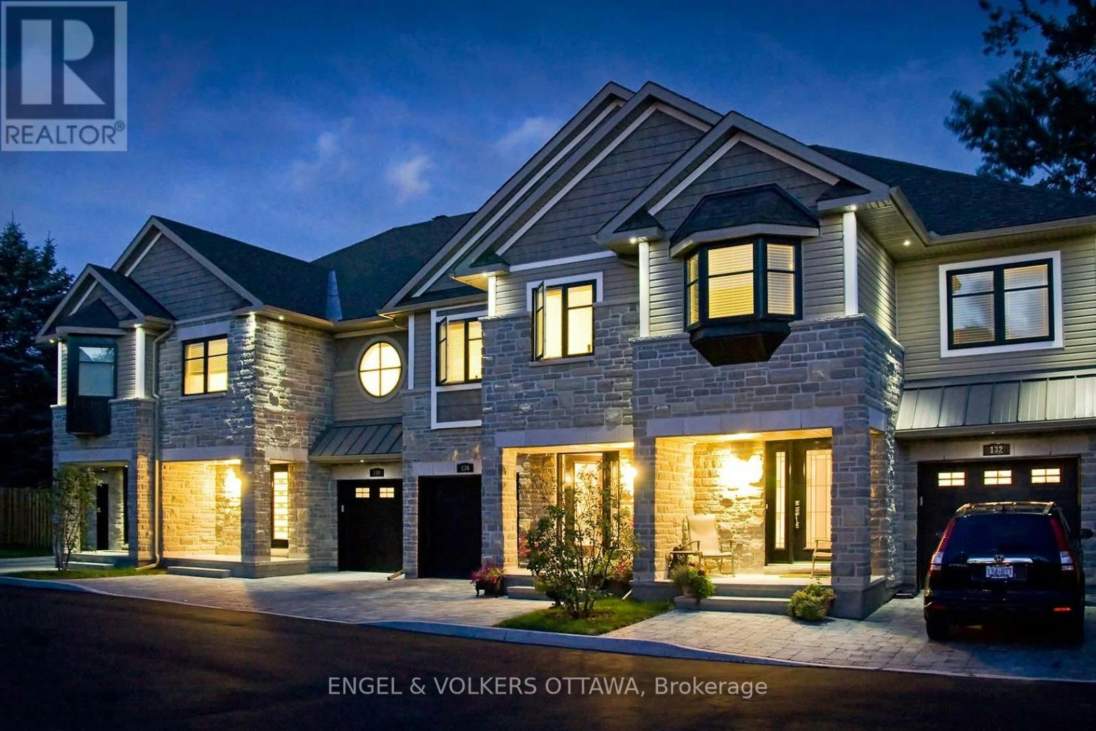 105 Montauk Private, Ottawa, ON, K2C 2B4 - 2