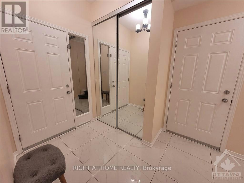 239 Highpointe Crescent, Ottawa, ON, K2J 5N8 - 2