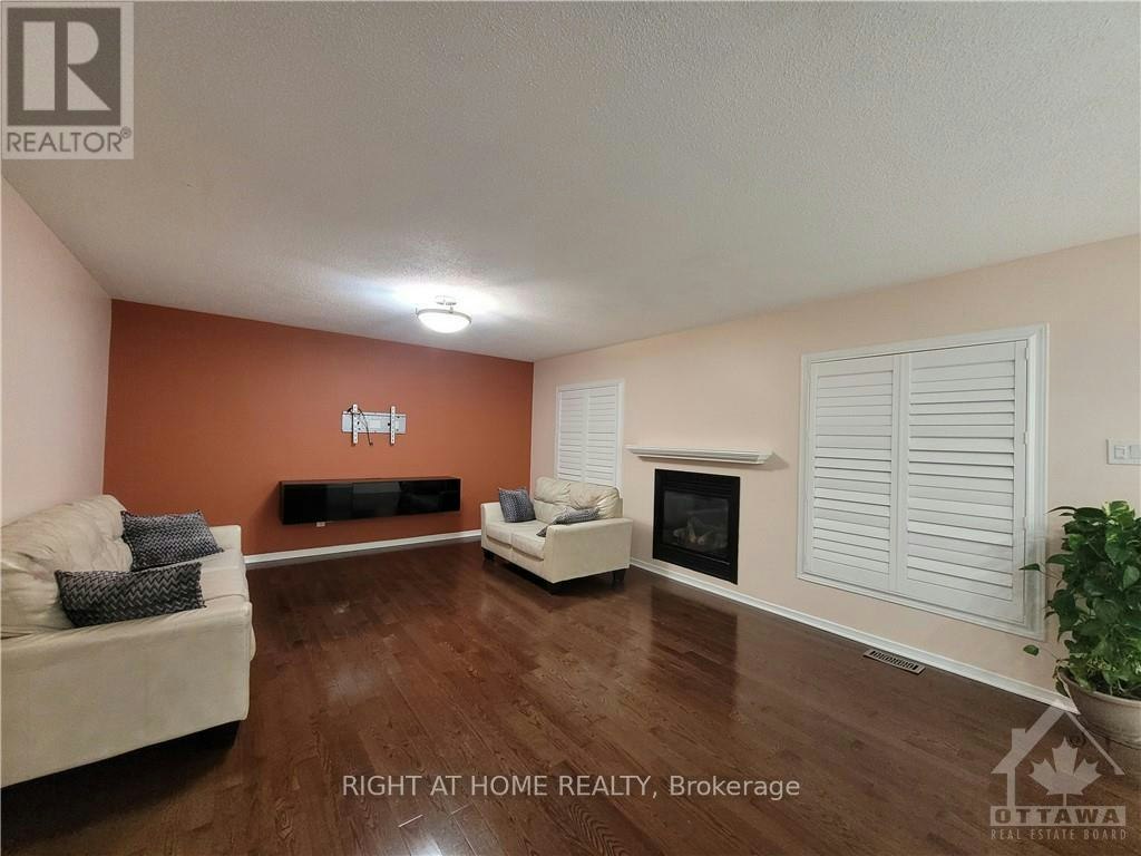 239 Highpointe Crescent, Ottawa, ON, K2J 5N8 - 9