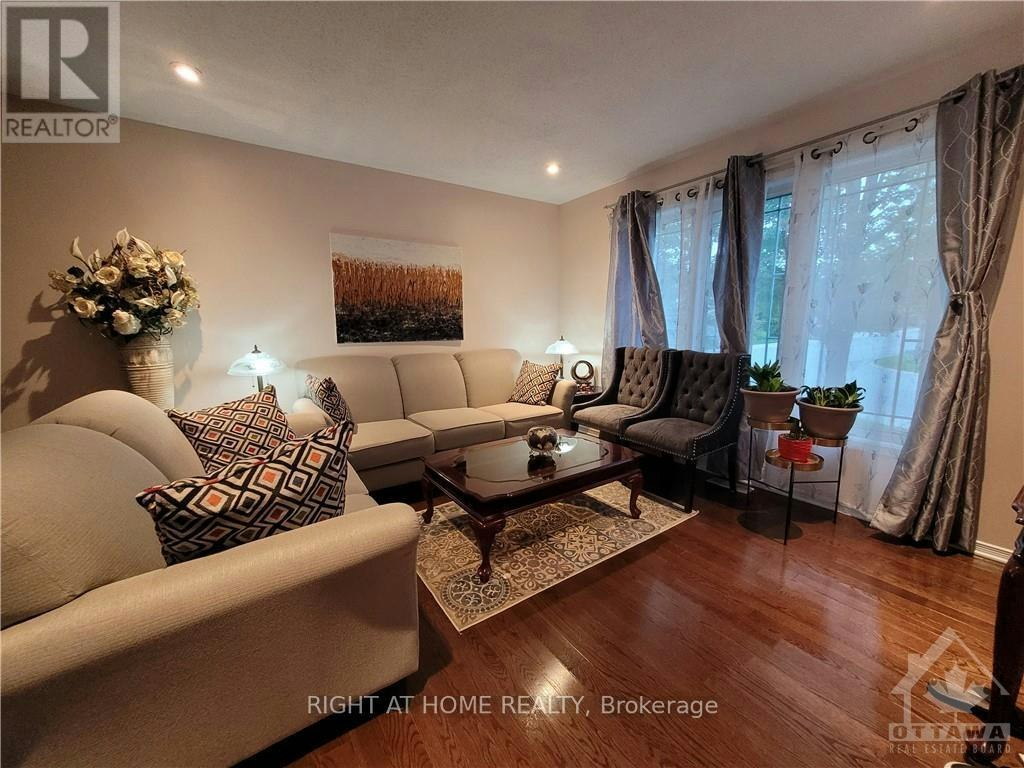 239 Highpointe Crescent, Ottawa, ON, K2J 5N8 - 3