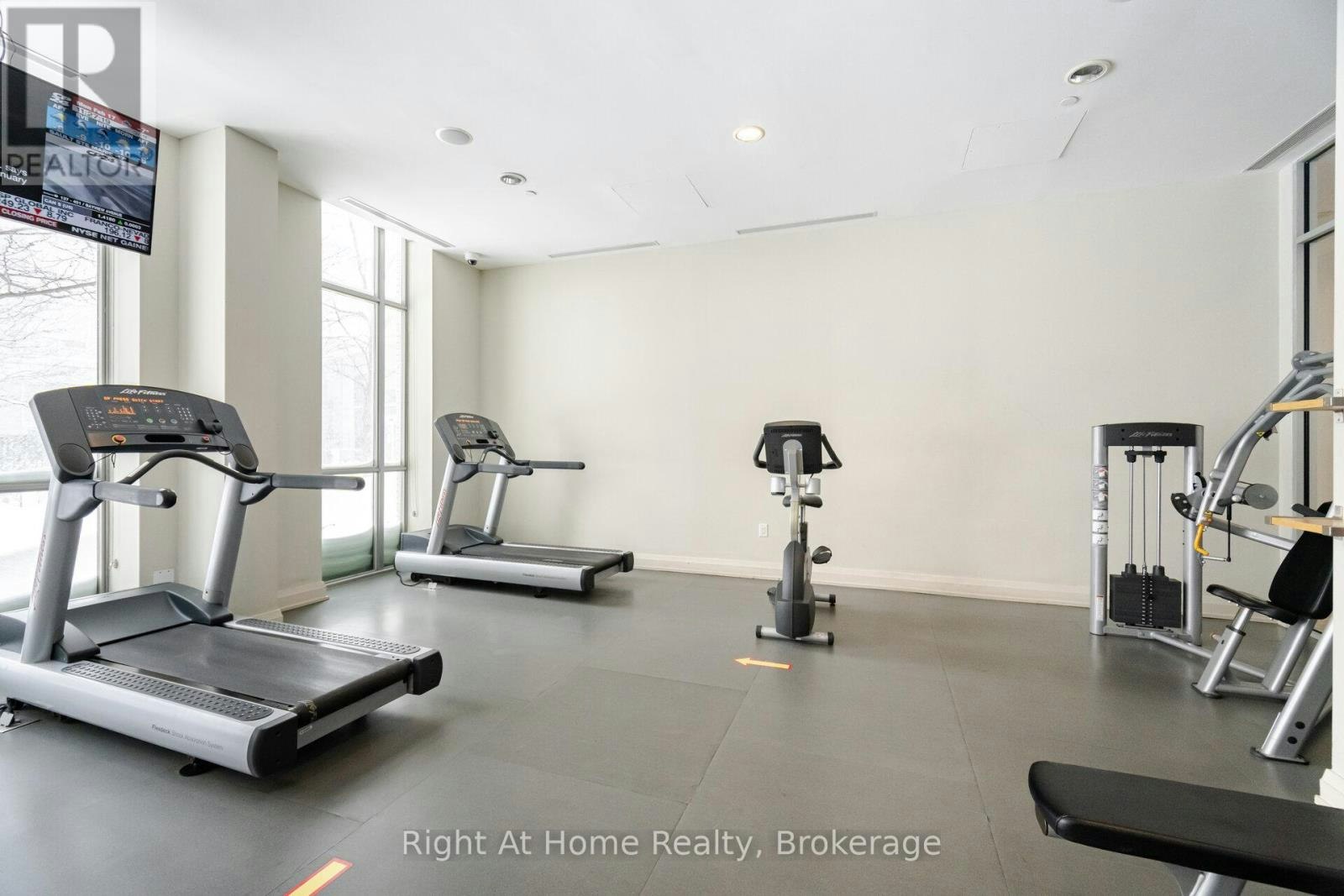 111-66 Forest Manor Road, Toronto, ON, M2J 0B7 - 32
