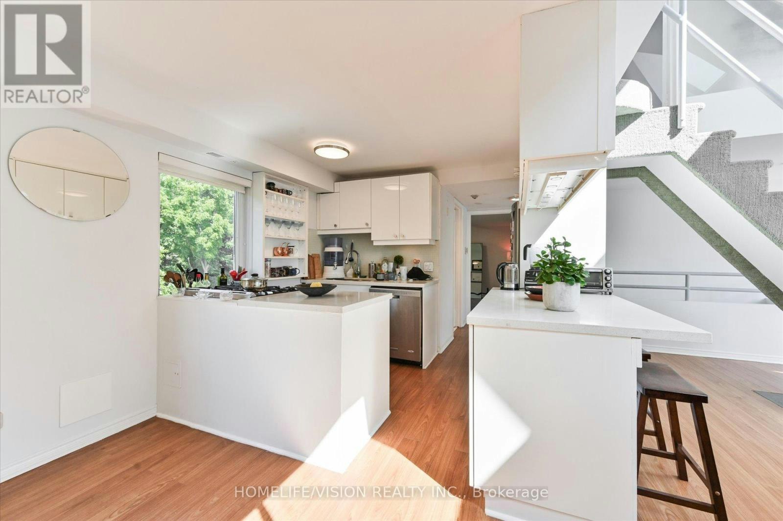 3RD FLR-400 Summerhill Avenue, Toronto, ON, M4W 2E4 - 12