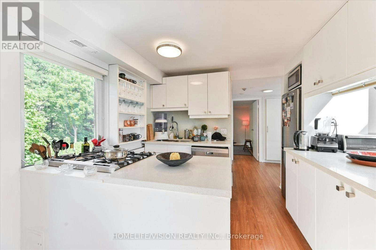 3RD FLR-400 Summerhill Avenue, Toronto, ON, M4W 2E4 - 13