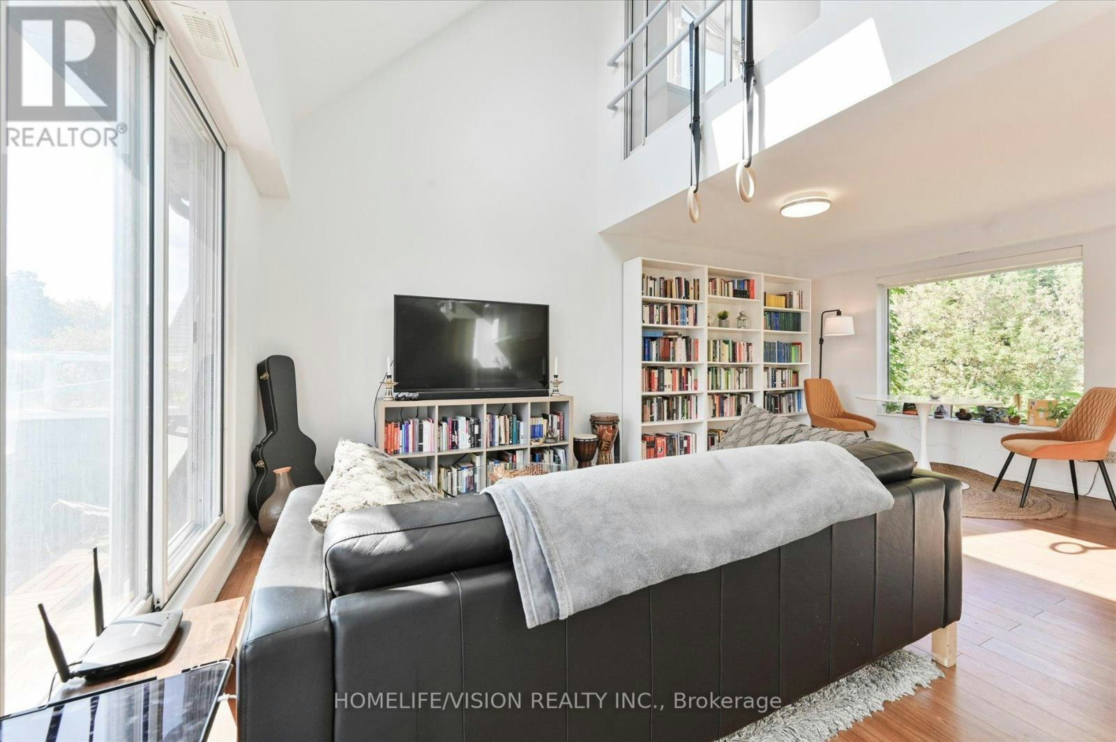 3RD FLR-400 Summerhill Avenue, Toronto, ON, M4W 2E4 - 8