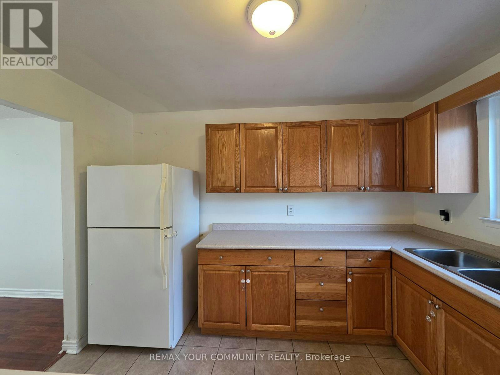 MAIN-331 Phillip Murray Avenue, Oshawa, ON, L1J 1H1 - 6