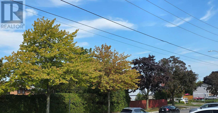 MAIN-331 Phillip Murray Avenue, Oshawa, ON, L1J 1H1 - 2