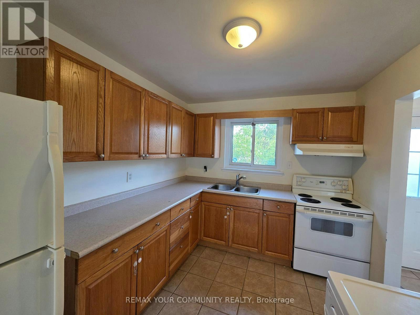 MAIN-331 Phillip Murray Avenue, Oshawa, ON, L1J 1H1 - 4