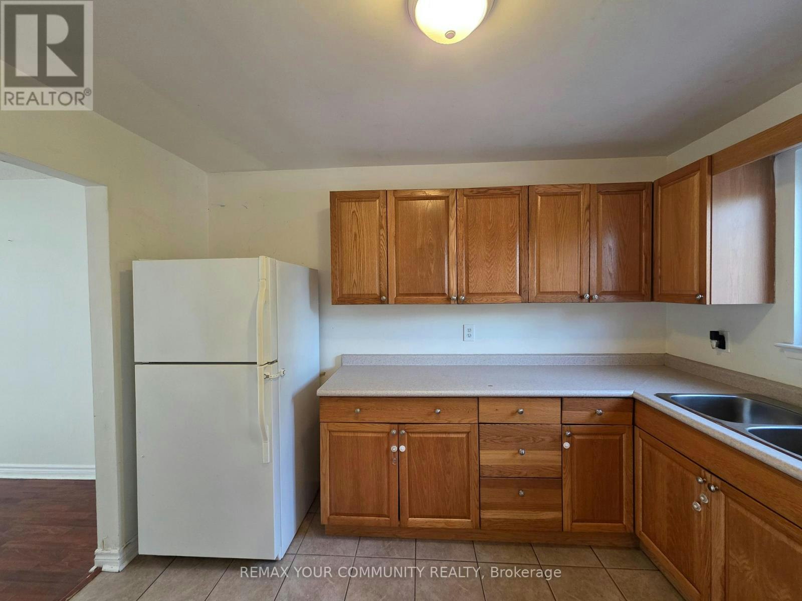 MAIN-331 Phillip Murray Avenue, Oshawa, ON, L1J 1H1 - 5