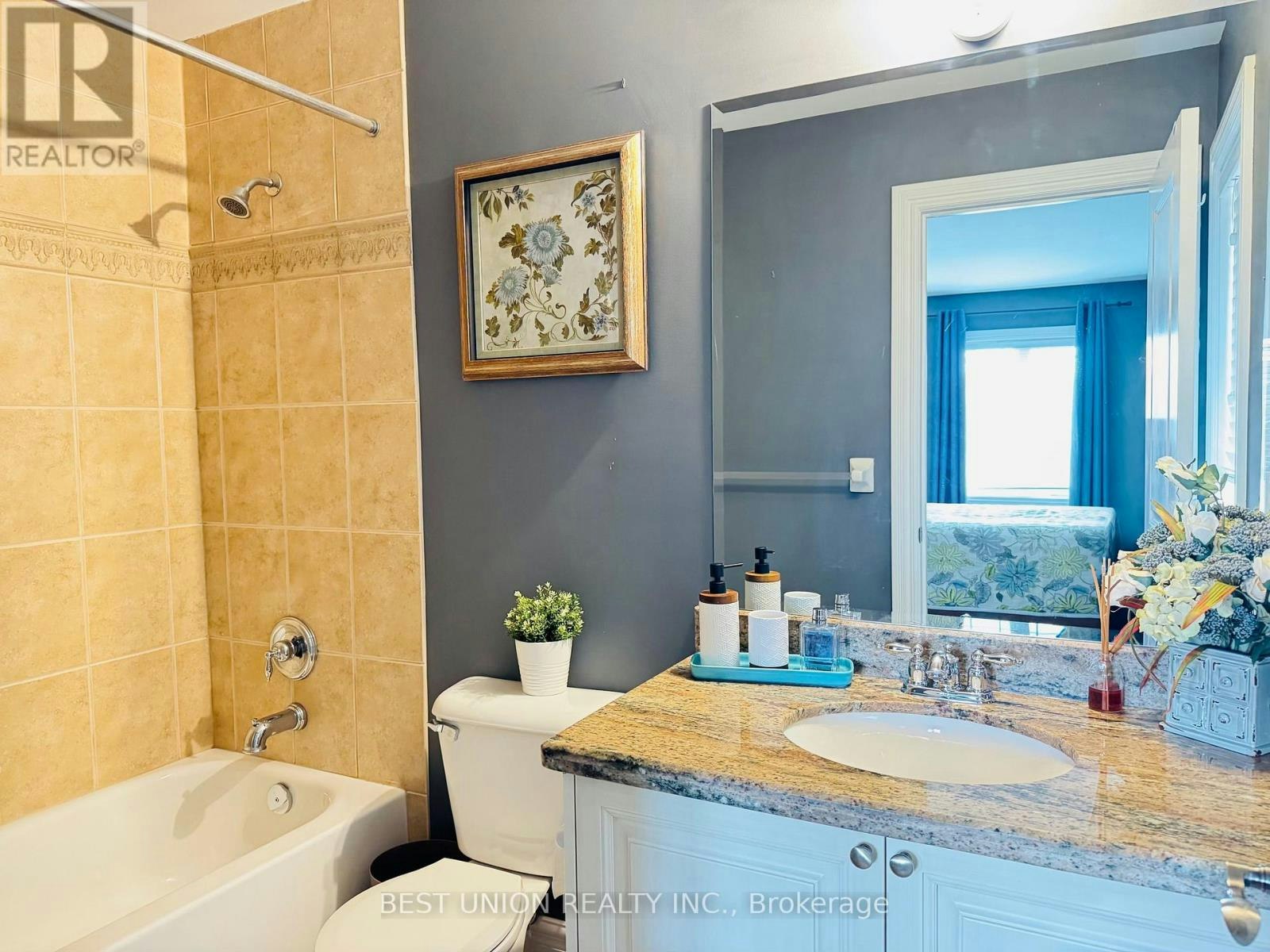 BEDROOM 1-110 Bond Crescent, Richmond Hill, ON, L4E 3L1 - 8