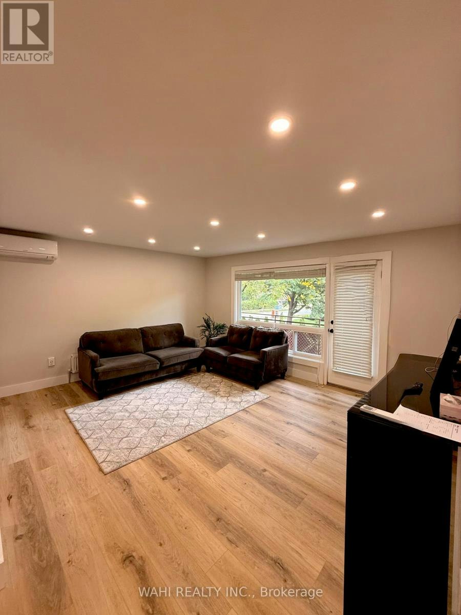 2-24 Lloyd George Avenue, Toronto, ON, M8W 3W4 - 3