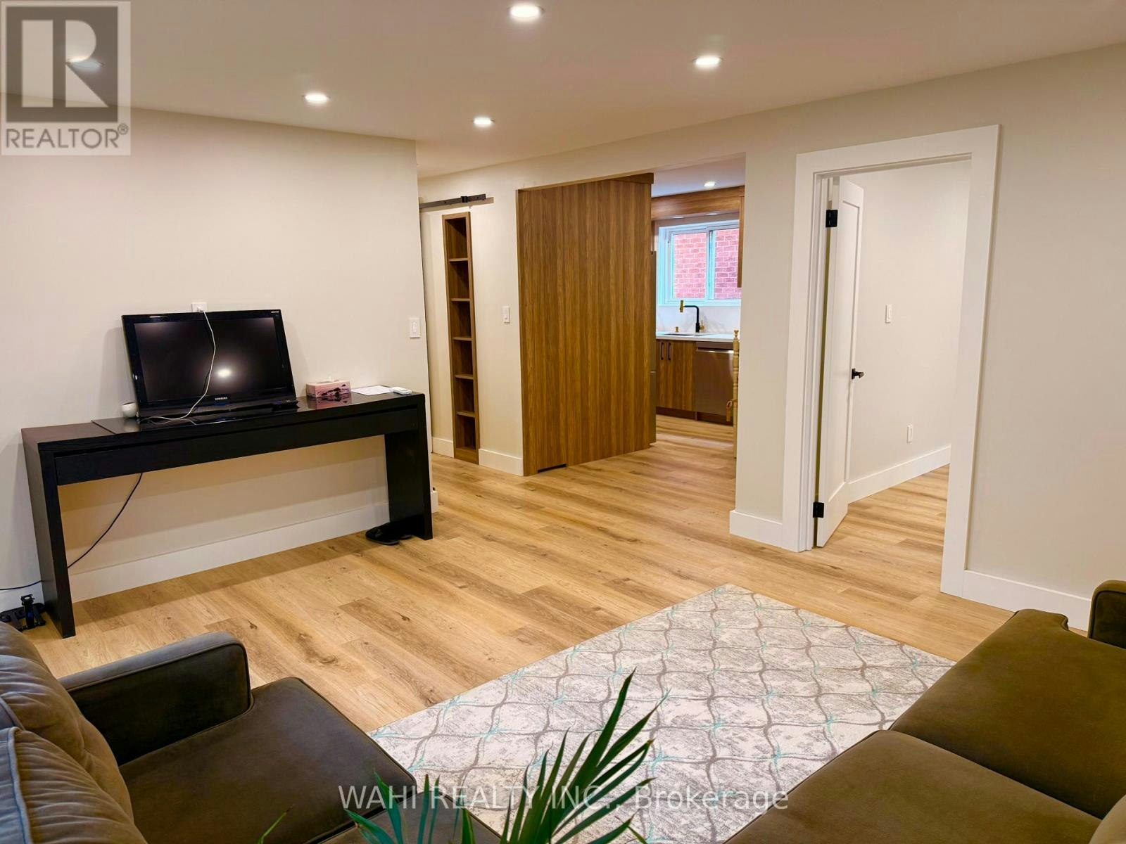 2-24 Lloyd George Avenue, Toronto, ON, M8W 3W4 - 6