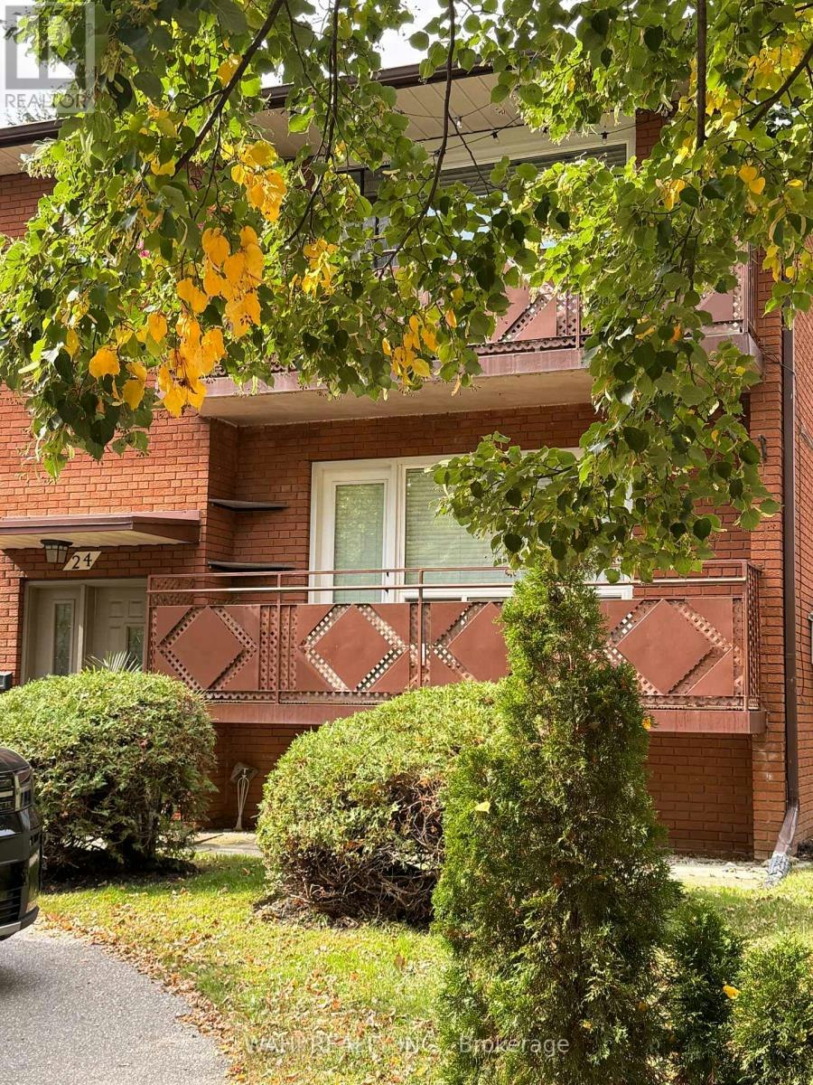 2-24 Lloyd George Avenue, Toronto, ON, M8W 3W4