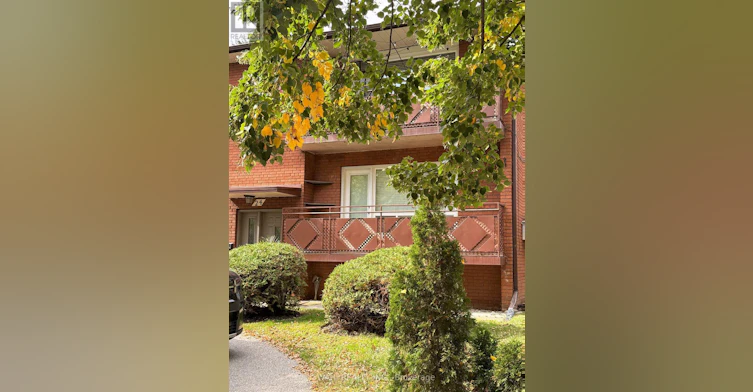 2-24 Lloyd George Avenue, Toronto, ON, M8W 3W4