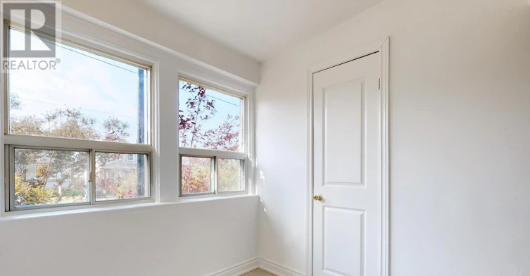MAIN-102 Bowie Avenue, Toronto, ON, M6E 2P7 - 9