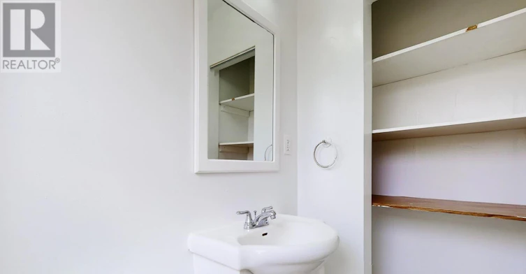 MAIN-102 Bowie Avenue, Toronto, ON, M6E 2P7 - 11