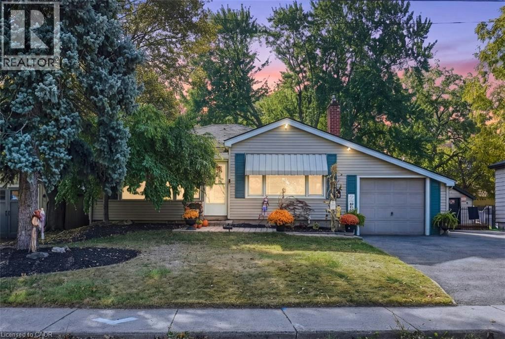 36 Pottruff Road, Hamilton, ON, L8H 2M1