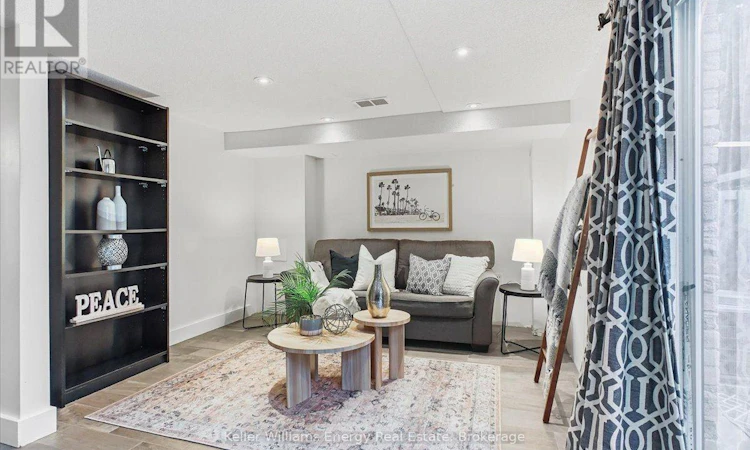 E45-221 Ormond Drive