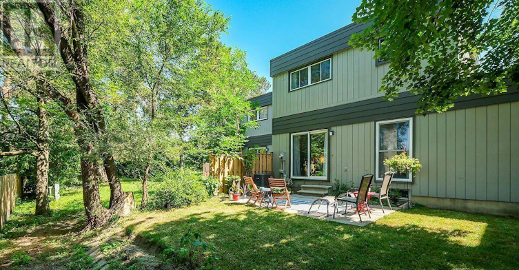 28-42 Compata Way, Ottawa, ON, K1B 4W9 - 28