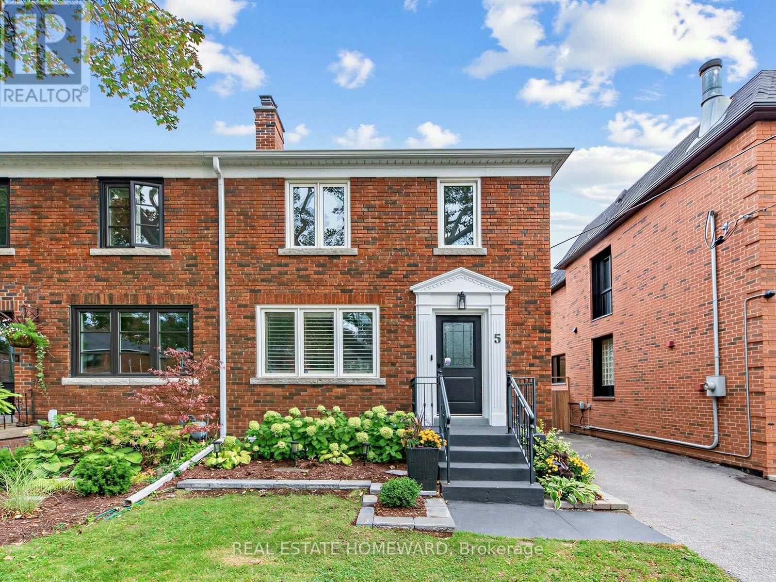5 Beaufield Avenue, Toronto, ON, M4G 3R2