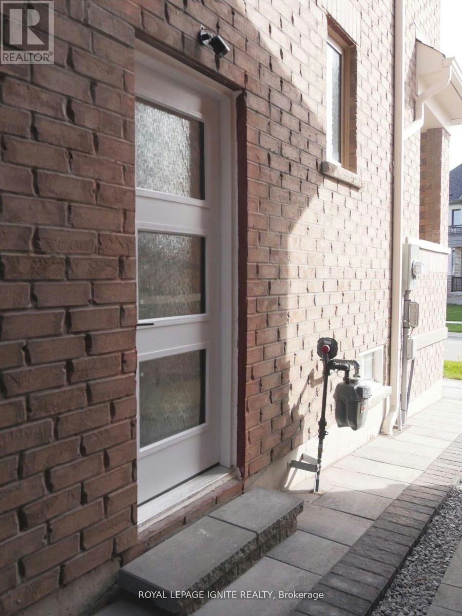 BSMT-43 Swordfish Drive, Whitby, ON, L1P 0K7 - 2