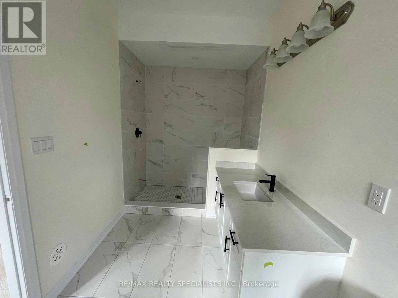 39 De La Roche Drive, Vaughan, ON, L4H 5G4 - 8