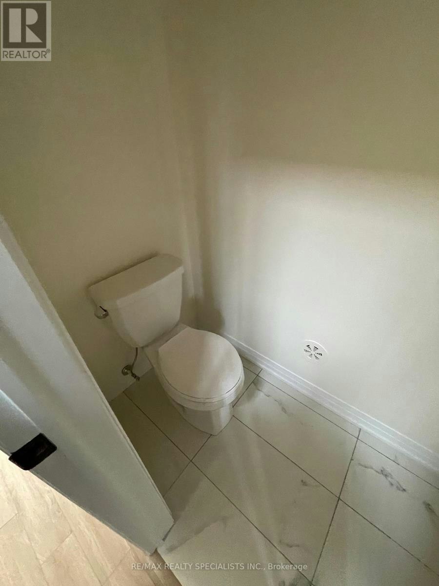 39 De La Roche Drive, Vaughan, ON, L4H 5G4 - 16