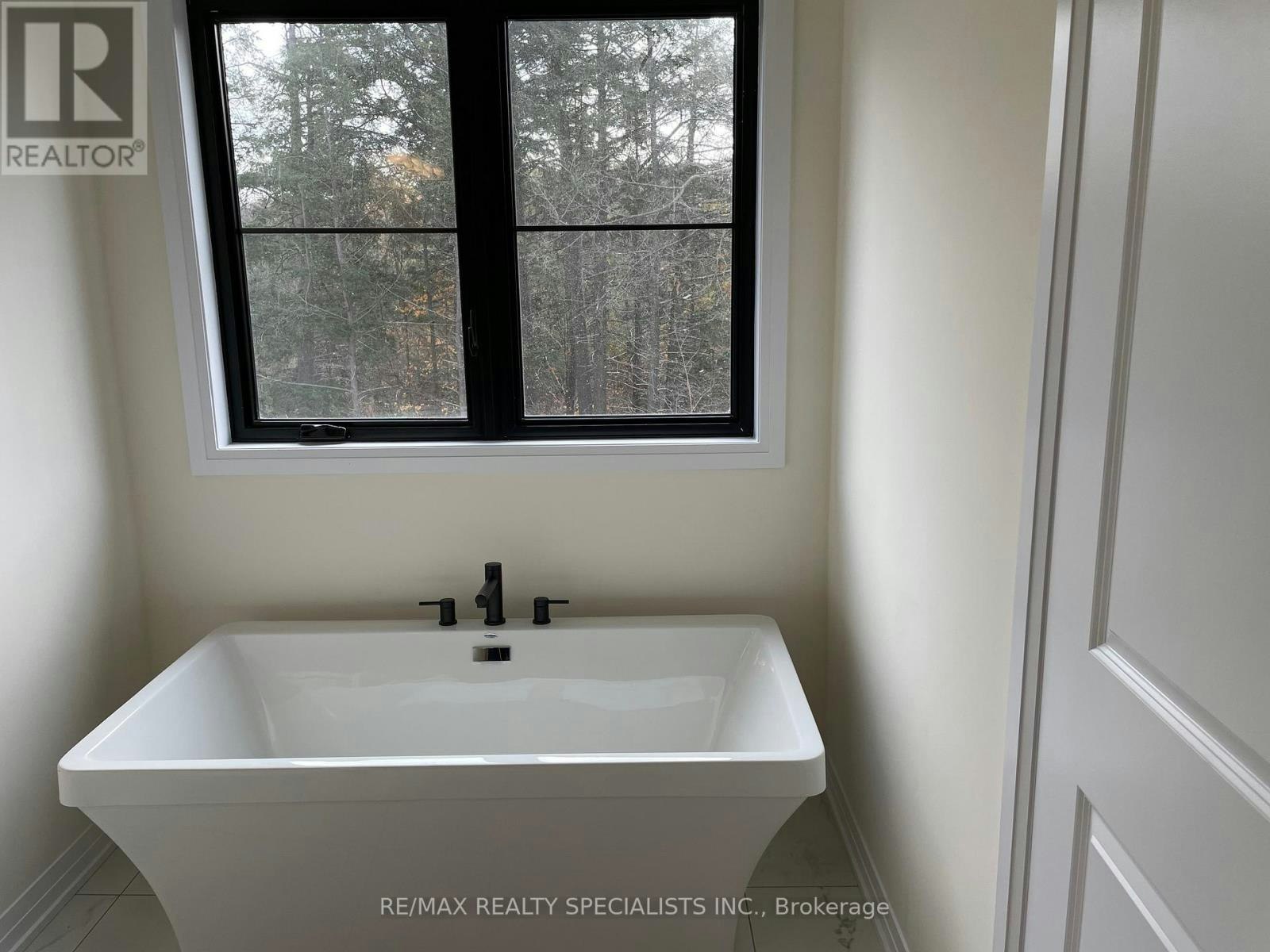 39 De La Roche Drive, Vaughan, ON, L4H 5G4 - 7