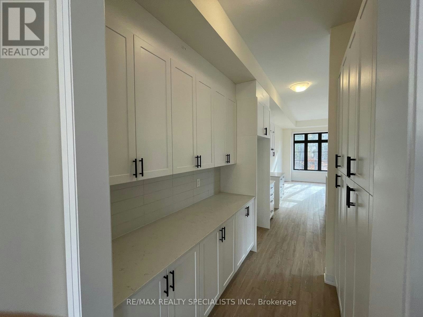 39 De La Roche Drive, Vaughan, ON, L4H 5G4 - 4