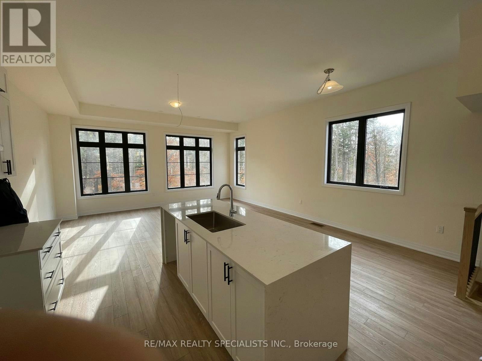 39 De La Roche Drive, Vaughan, ON, L4H 5G4 - 3