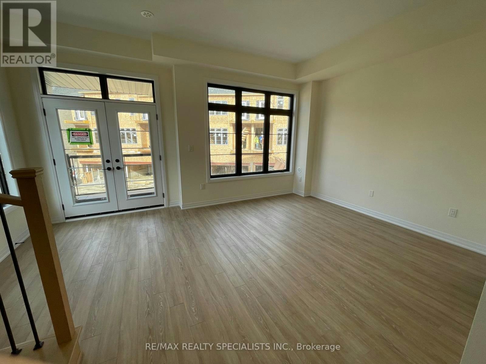 39 De La Roche Drive, Vaughan, ON, L4H 5G4 - 5