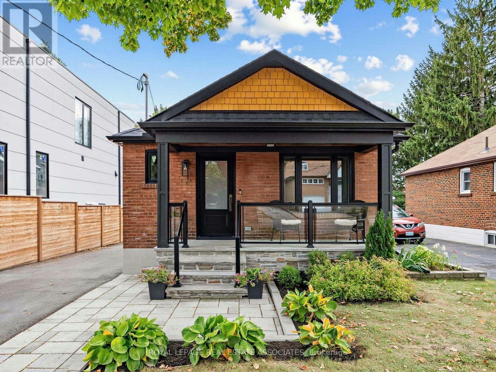 41 Ringley Avenue, Toronto, ON, M8Y 1P3