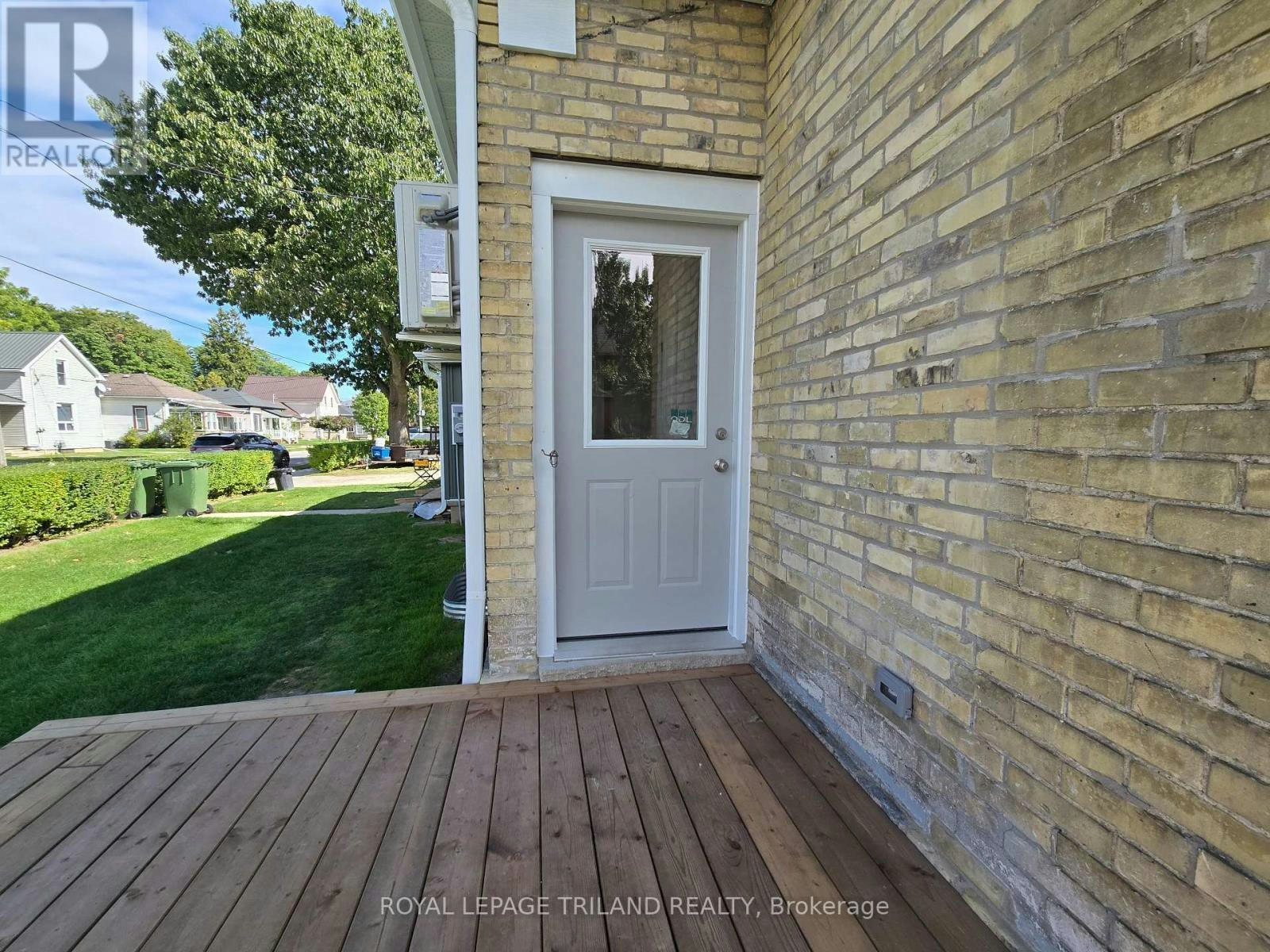 1-245 Ross Street, St. Thomas, ON, N5R 3Y7 - 2