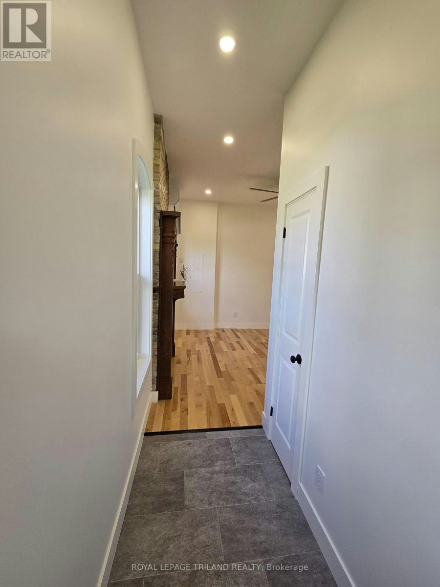 1-245 Ross Street, St. Thomas, ON, N5R 3Y7 - 4