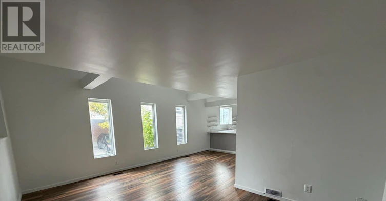 27 Poplar Street, Ottawa, ON, K1R 7M5 - 4