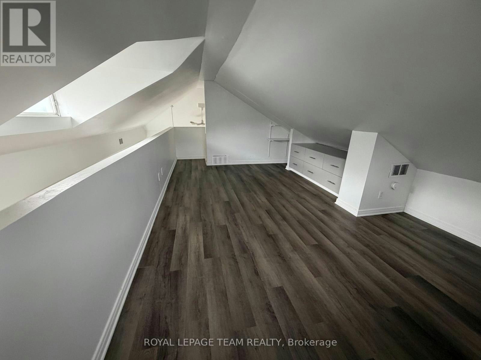 27 Poplar Street, Ottawa, ON, K1R 7M5 - 15