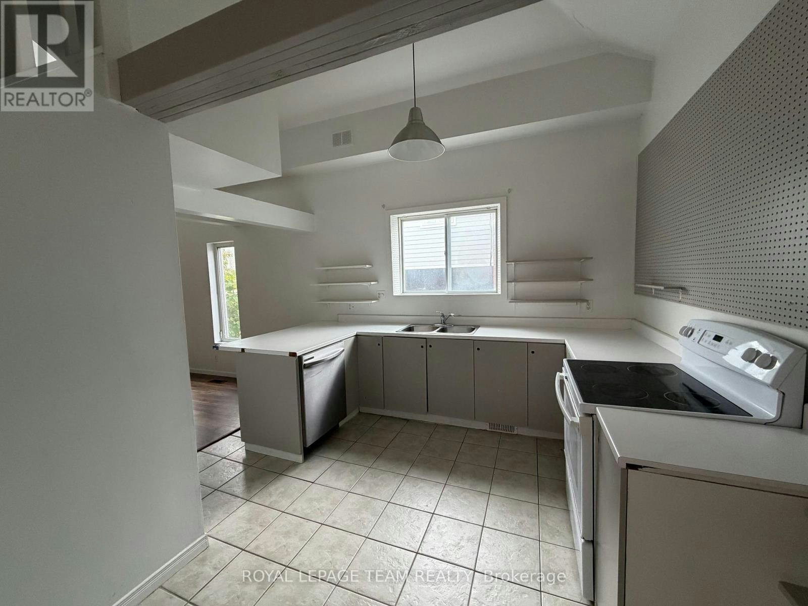27 Poplar Street, Ottawa, ON, K1R 7M5 - 10