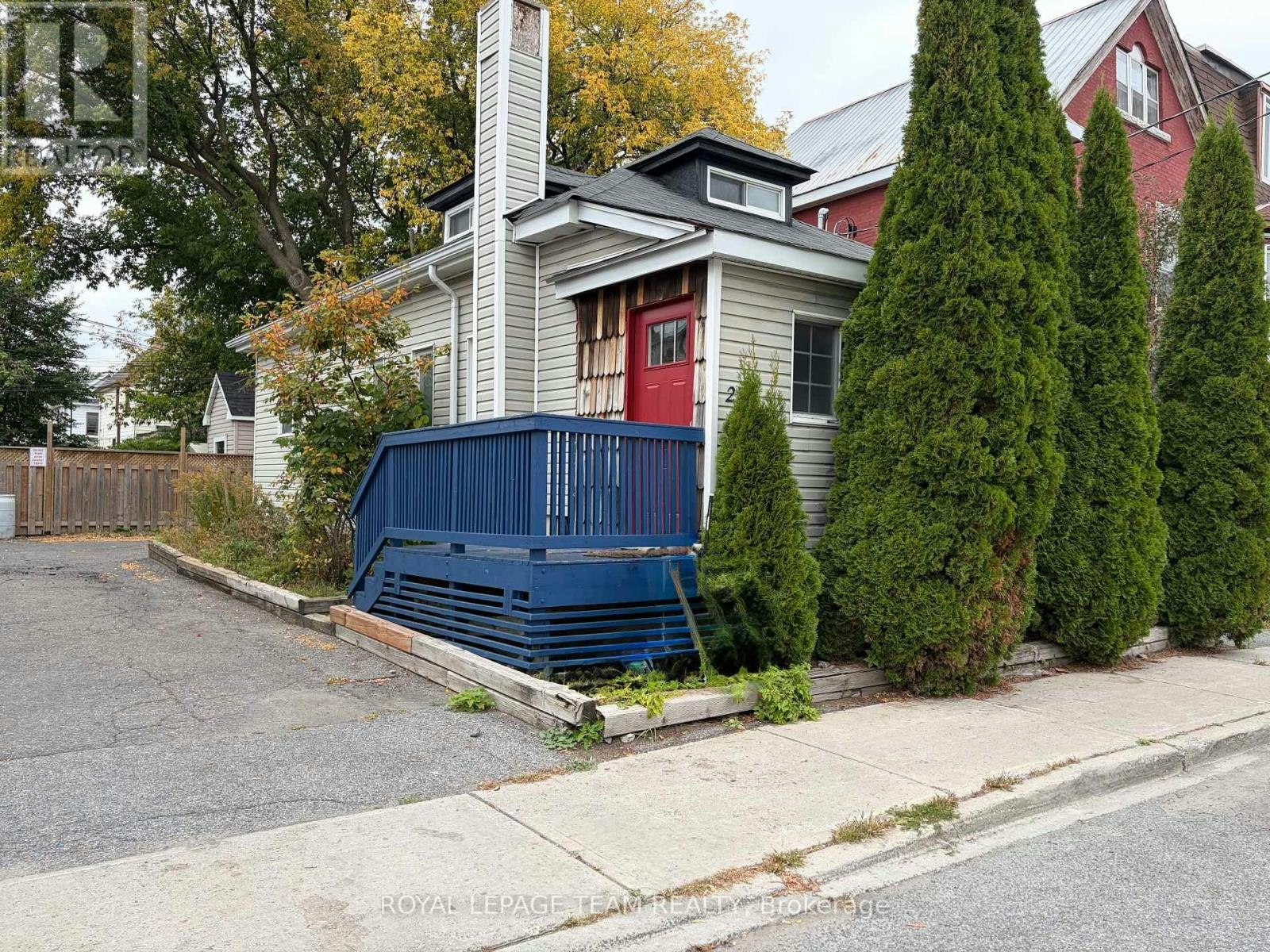 27 Poplar Street, Ottawa, ON, K1R 7M5