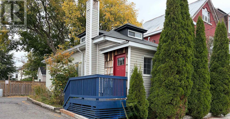 27 Poplar Street, Ottawa, ON, K1R 7M5