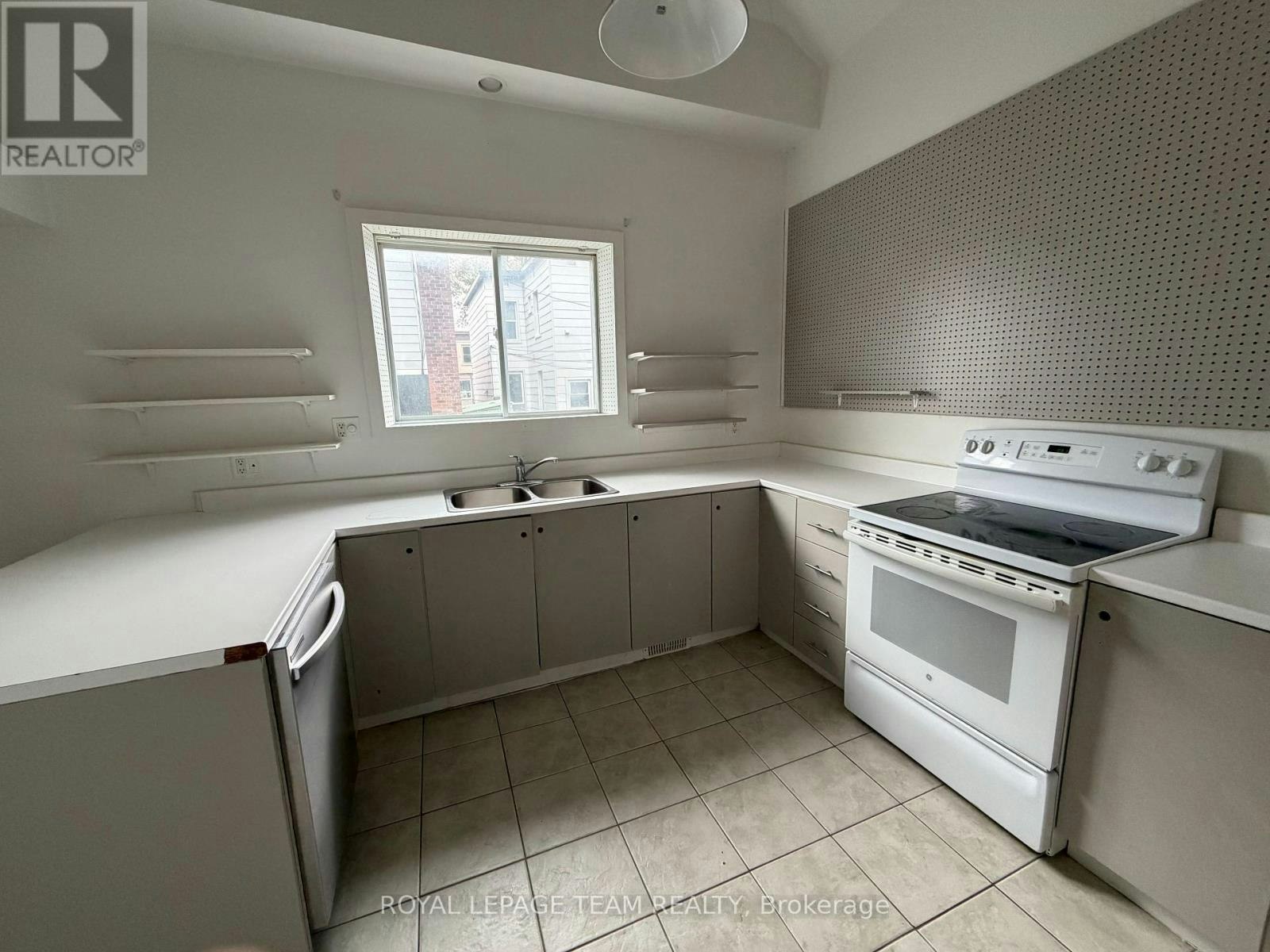 27 Poplar Street, Ottawa, ON, K1R 7M5 - 11