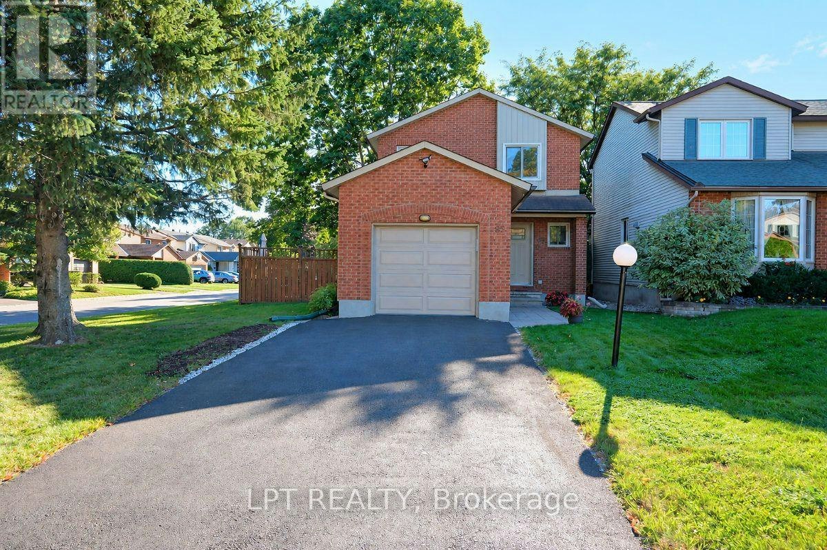 65 Coolspring Crescent, Ottawa, ON, K2E 7M9