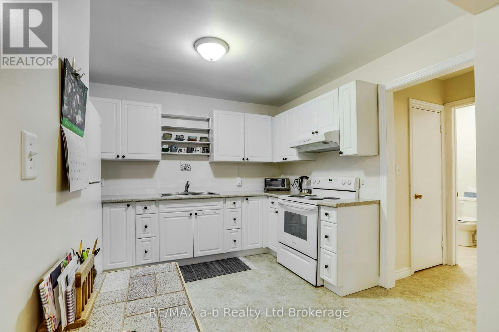 101-231 Wellington Street N, Woodstock, ON, N4S 6S1 - 9
