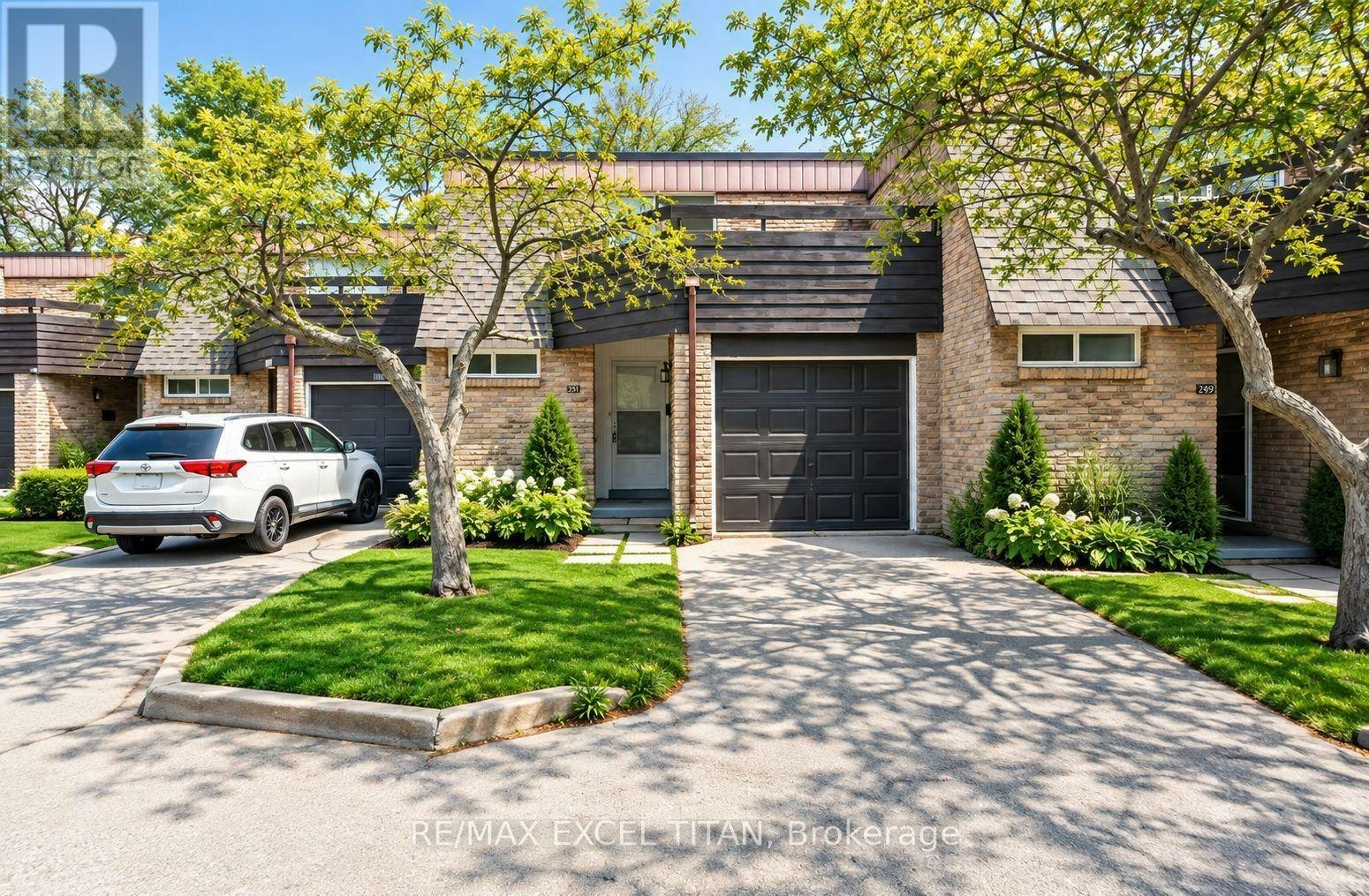 1251 White Oaks, Oakville, ON, L6H 2N6