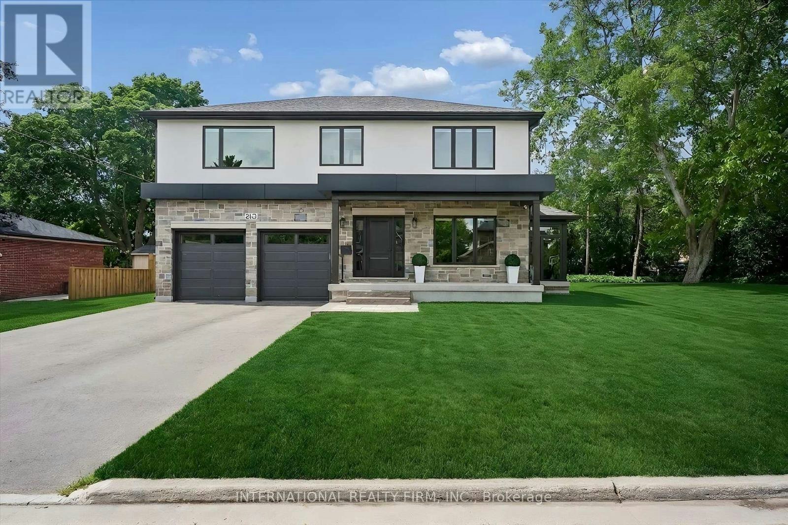 2423 Raymore Drive, Burlington, ON, L7R 2B4