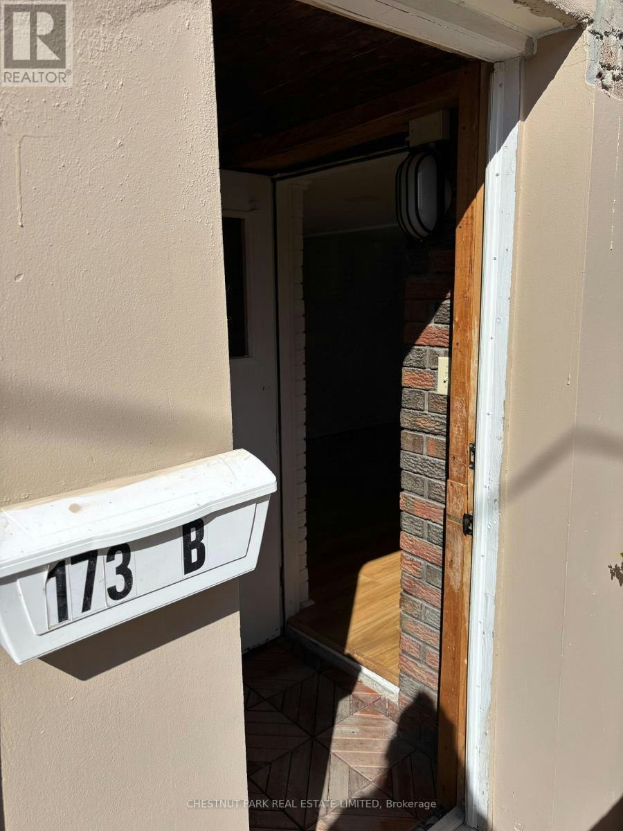 LOWER-173 Chambers Avenue, Toronto, ON, M6N 3M5 - 3