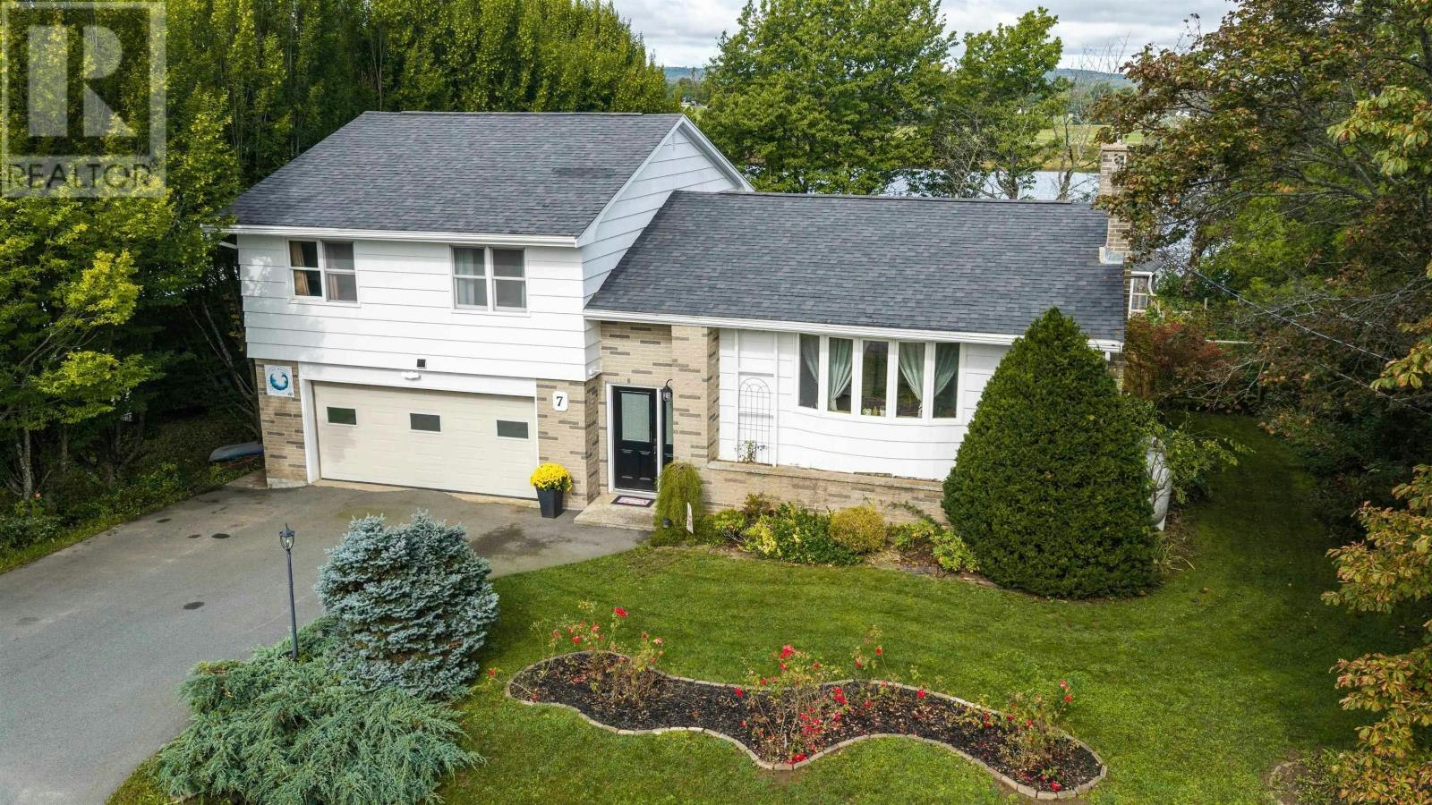 7 Lakeview Drive, Windsor, NS, B0N 2T0