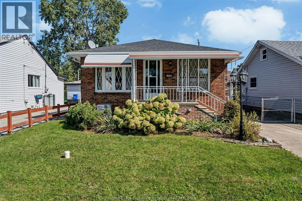 1720 Central Avenue, Windsor, ON, N8Y 3W2